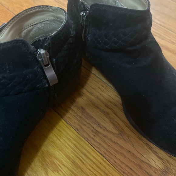 Boots - Picture 5 of 7